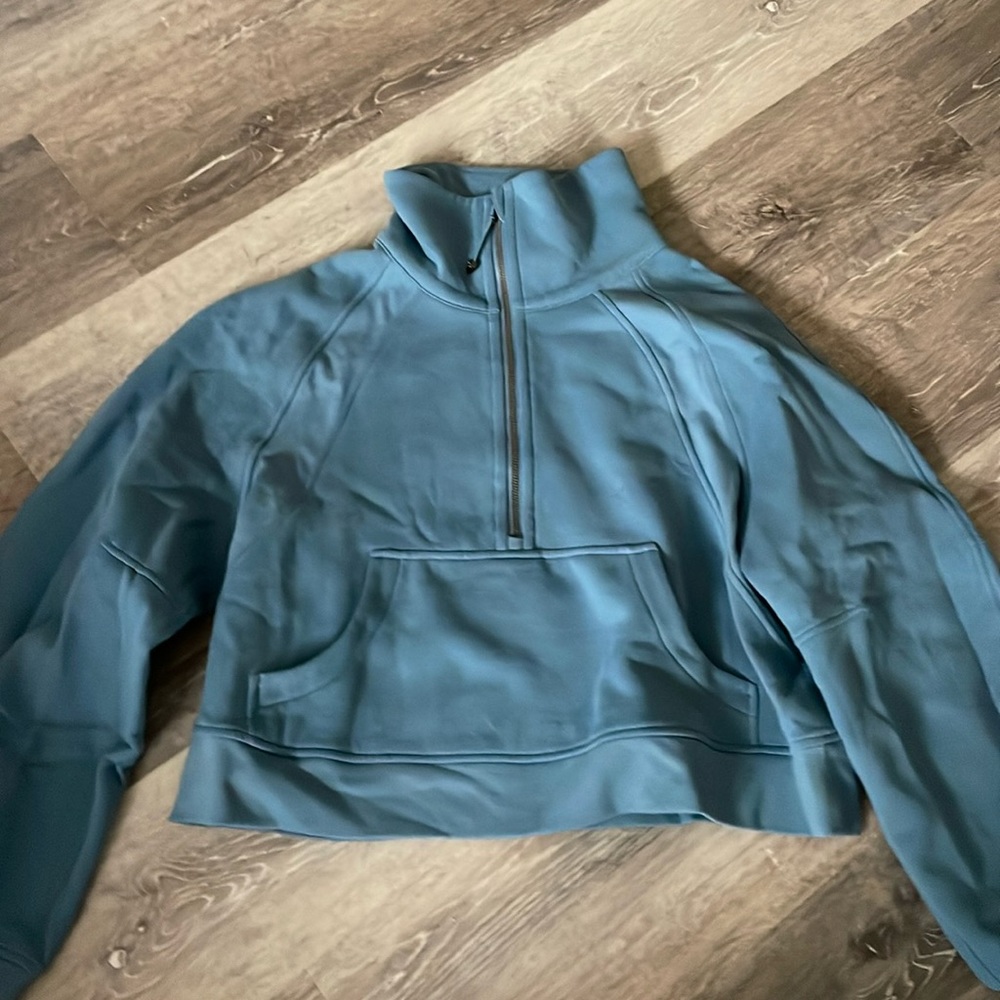 Lululemon funnel neck scuba